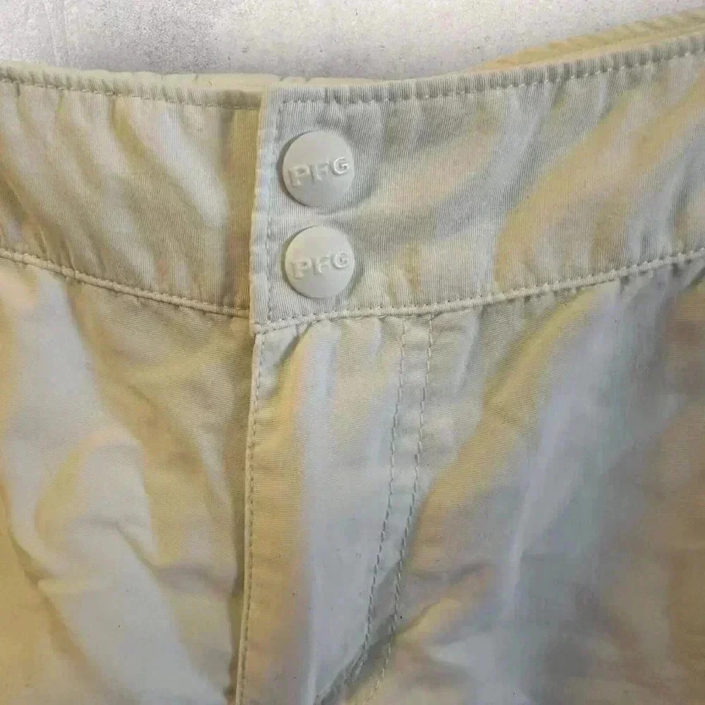 Columbia Women's White Coral Point II PFG Omni-Shade Shorts, Size XL - Picture 3 of 15